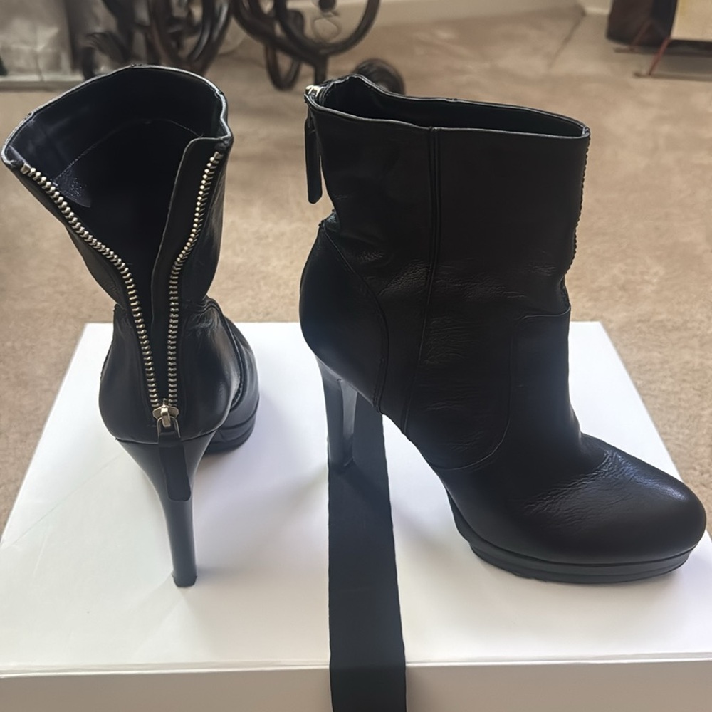 Nine West Black Leather High-Heel Ankle Boots - Picture 6 of 6